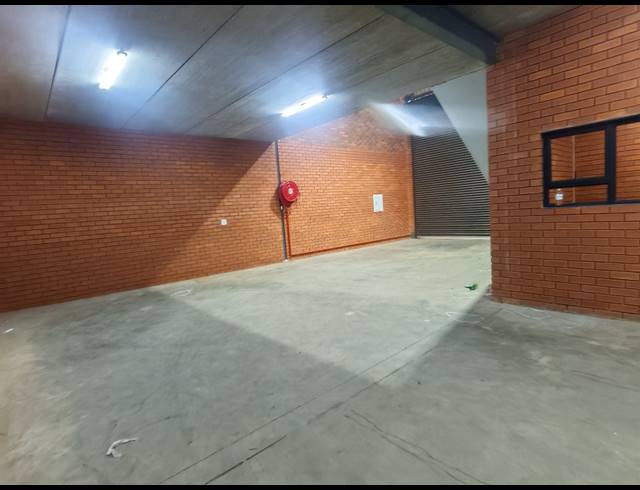 243M² WAREHOUSE TO LET IN ORMONDE